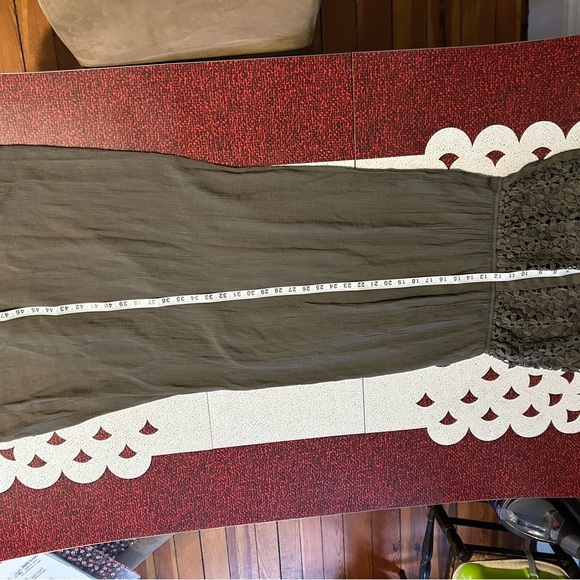 CLOTH & PEOPLE Olive Green Halter Eyelet Lace Bodice. Front Slit Crepe Maxi MED - Picture 13 of 13